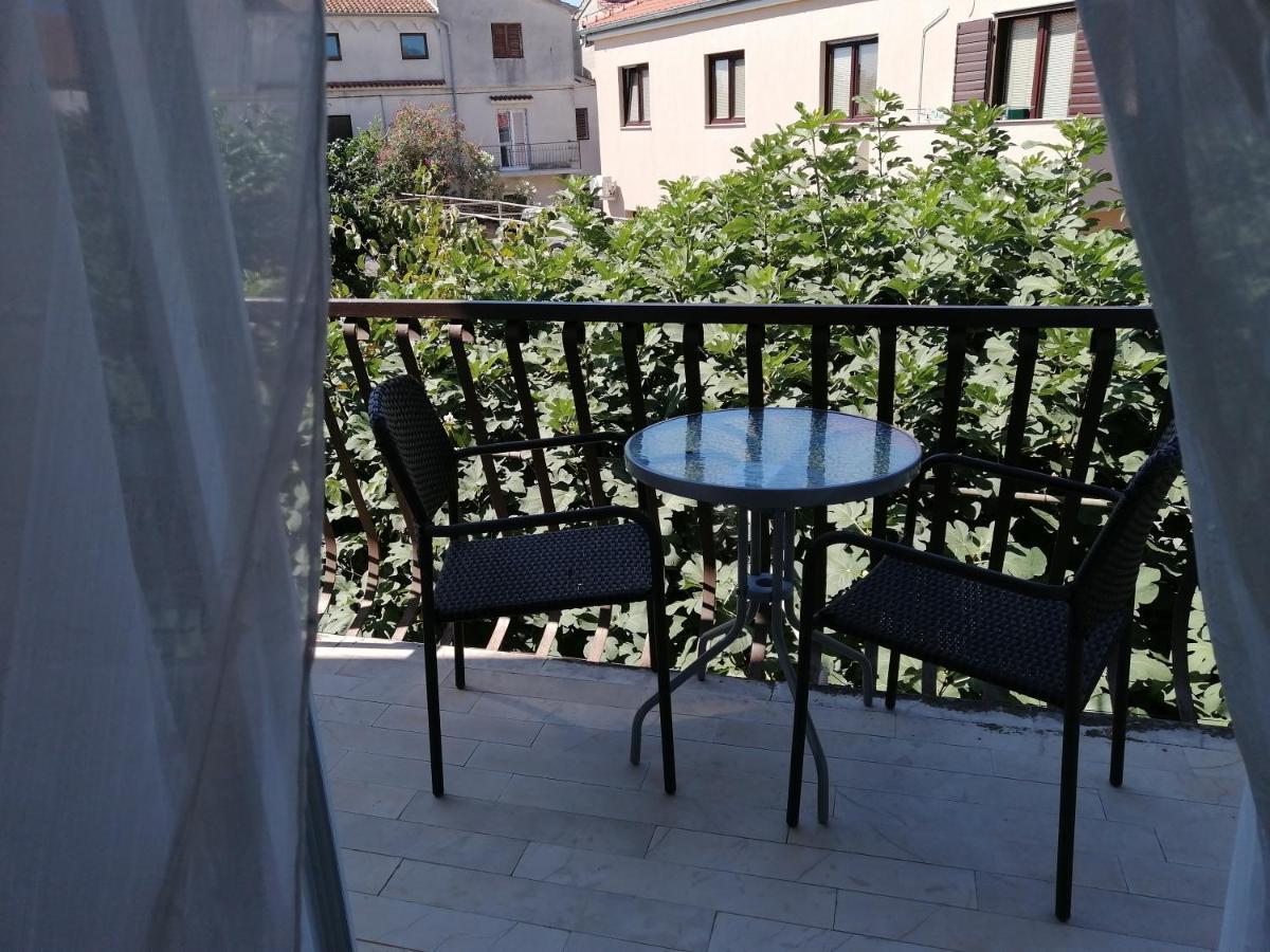 Apartments Stjepic Sukošan Εξωτερικό φωτογραφία